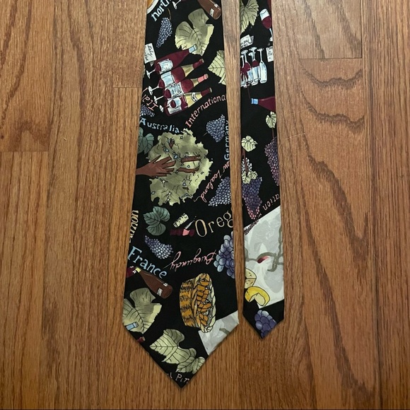 Nicole Miller Other - Nicole Miller 1993 hand sewn vintage tie